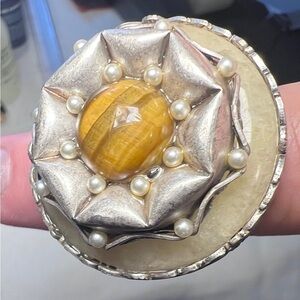 Adorable Ollipop USA cocktail ring Iolite stones Size 6.5 adjustable